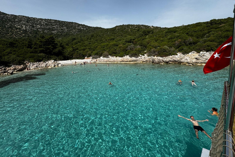 Bodrum: Orak Island Boat Trip with Lunch and Swimming Stops