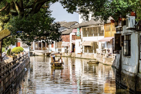 Shanghai: Zhujiajiao Water Town & Yuandang Lake Cycling Trip