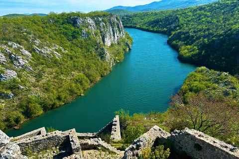 Split: Passeio de quadriciclo ATV com banho de cachoeira e almoço