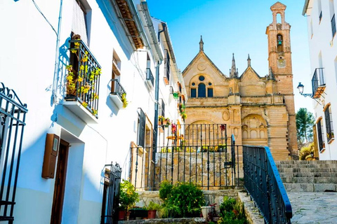 Von Malaga aus: Caminito del Rey &amp; Antequera: Dolmen, Alcazaba und freie ZeitCaminito del Rey und Antequera mit geführter Besichtigung der Alcazaba ab Malaga Zentrum