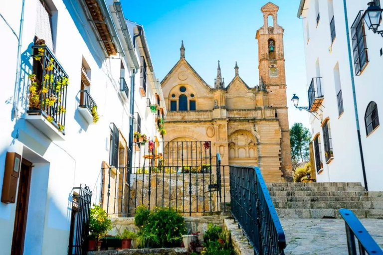 Von Malaga aus: Caminito del Rey &amp; Antequera: Dolmen, Alcazaba und freie ZeitCaminito del Rey und Antequera mit geführter Besichtigung der Alcazaba ab Malaga Zentrum