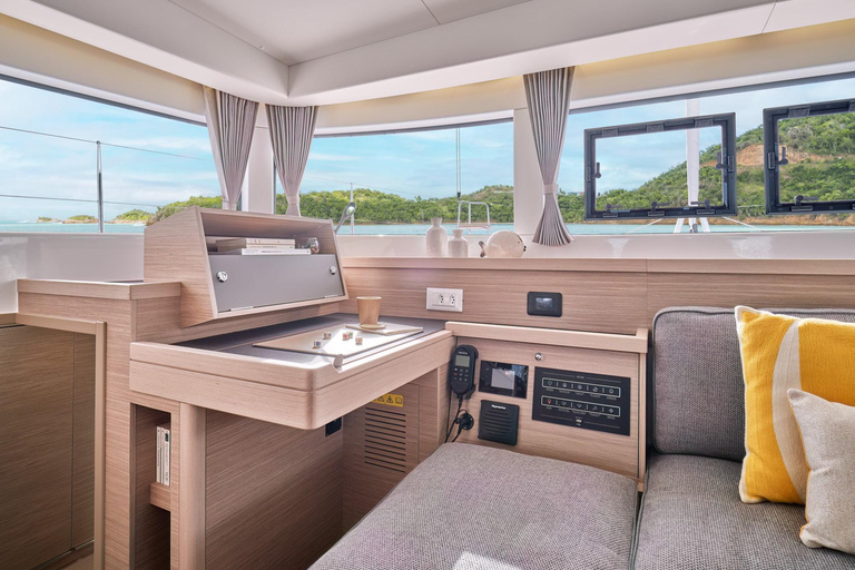 Limassol: Luxury Private Cruises with Catamaran Lagoon 40 Limassol: Luxury Private Half-Day Catamaran Cruise