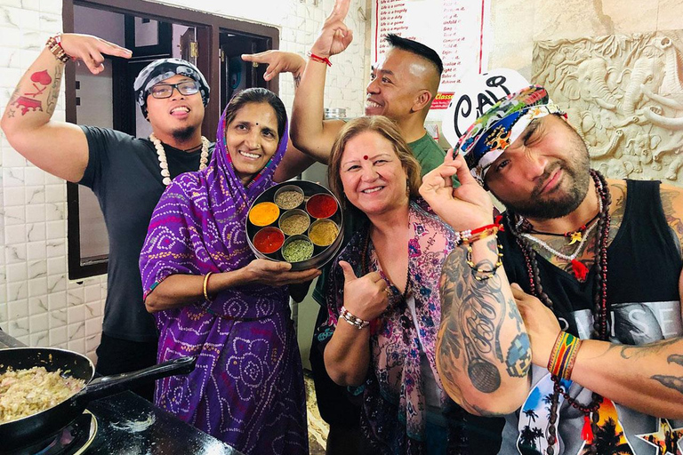 Udaipur: Authentic Indian Cooking Class with Lunch or Dinner