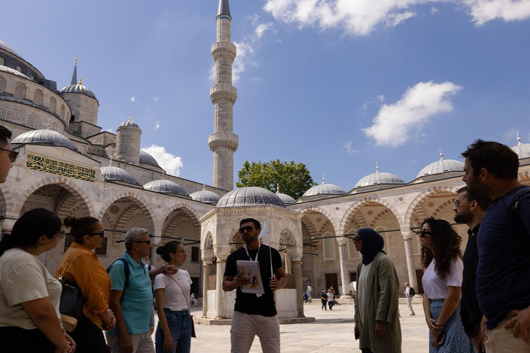 Santa Sofia e Moschea Blu + Cisterna Basilica (opzionale)Tour di Santa Sofia e della Moschea Blu con biglietti d'ingresso inclusi
