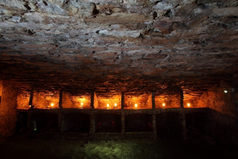 Edinburgh: NachttEdinburour durch die unterirdischen GewölbeGruppentour auf Englisch