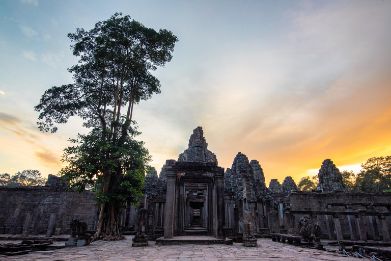 Angkor Wat Highlights and Sunrise Guided Tour from Siem Reap