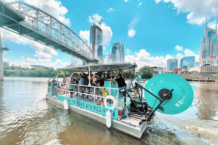 Nashville: Private Bootsfahrt per Pontonboot. Foto: GetYourGuide Nashville: Private Bootsfahrt per Pontonboot. Foto: GetYourGuide