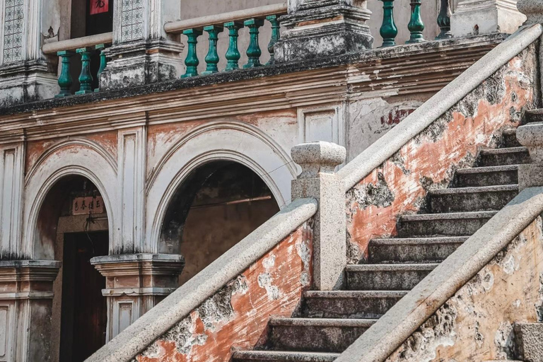 From Xiamen: Zhangzhou Tour with Mansions, Old Town & Craft Guide for other languages