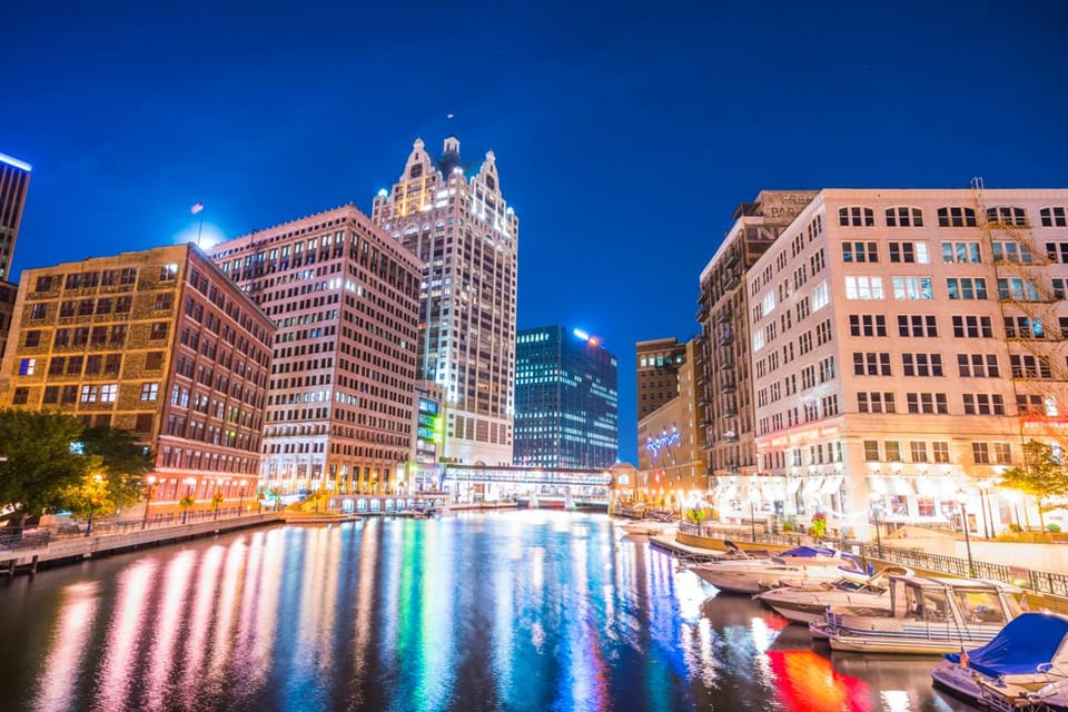 Milwaukee Magic A Private Christmas Lights Tour GetYourGuide