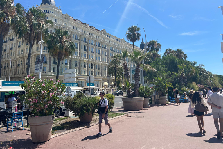 Cannes: Tour Cannes & Antibes in a 1956 Cadillac Cabriolet Private hire