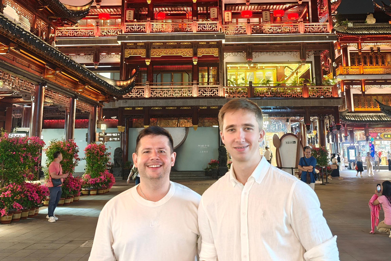 Shanghai Night Tour: Old Town, Local Dinner & Rooftop Bar