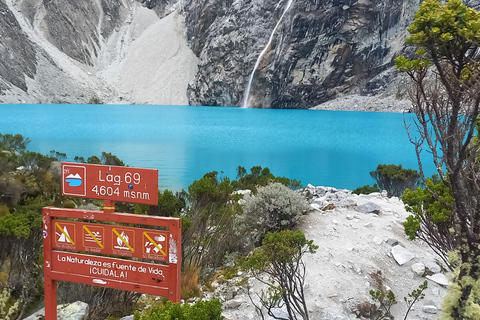 Huaraz: Laguna 69 Guided Hike in Huascarán National Park