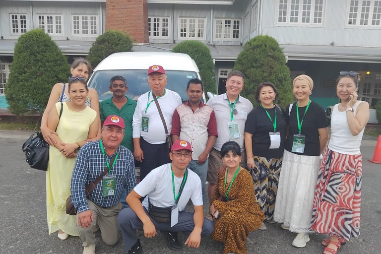 Kandy: Tuk-Tuk Sights, Culture, Shopping & Treatment