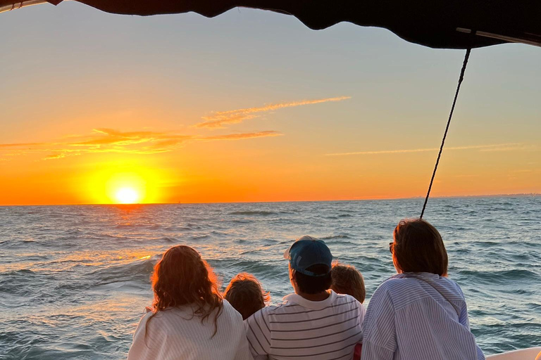 2 h Cádiz Experience on Private Yacht + Sherry wine tasting