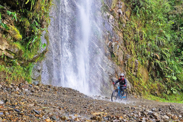 La Paz: Epic Death Road Bike Adventure