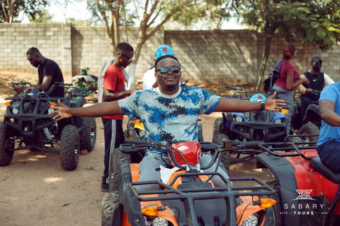 Accra: Quad, waterval, lunch &amp; Aburi avontuurlijke tocht