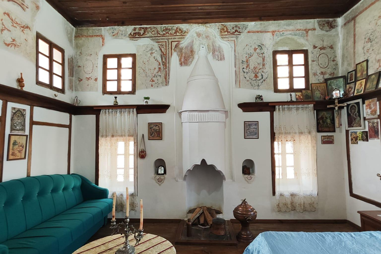 Berat: Old Town Walking Tour with Local Products Tasting