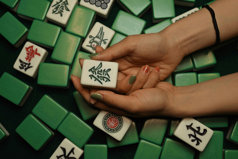 Singapore: Chinese Sichuan Mahjong and Hot Pot Experience