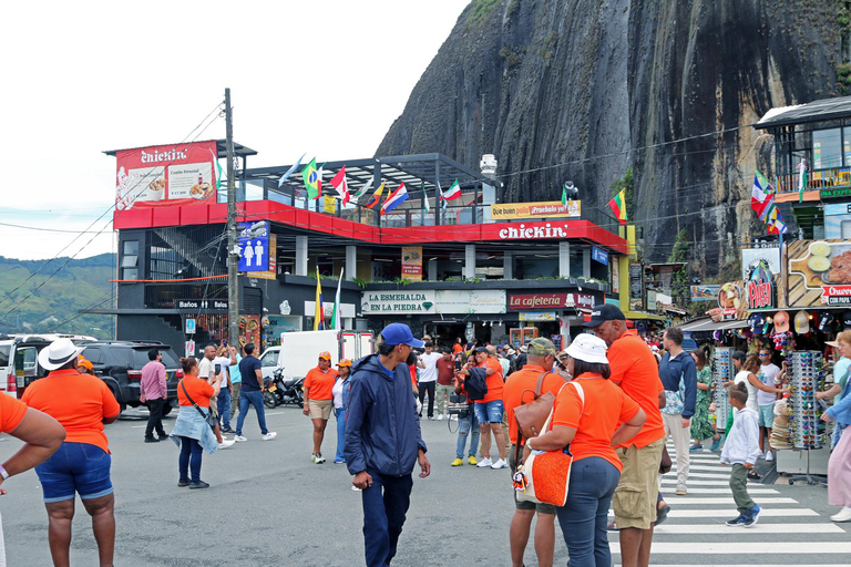 Tour privato di mezza giornata alla Pietra di Peñol da Medellin