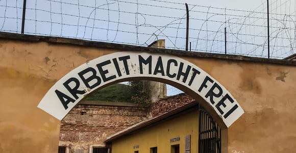 Konzentrationslager Theresienstadt mit Holocaust-Historiker (halb)privat