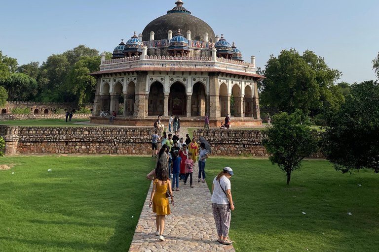 From Delhi Airport: Layover Guided Old &amp; New Delhi TourFull Day New &amp; Old Delhi Tour With Car, Guide &amp; Entry Fees