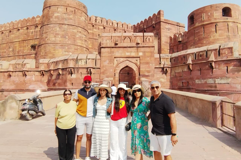 From Mathura: Taj Mahal and Agra Fort Private Day Trip