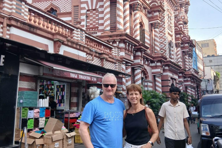 From Negombo: Colombo City Tour and Kandy Drop (Full Day)