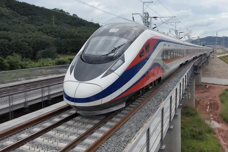 Train to Luang Prabang (One Day Transfer)