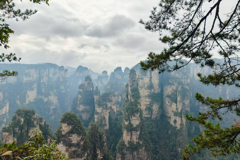 From Guilin: 6-Day Guilin, Fenghuang, and Zhangjiajie Tour 6-Day Guilin, Fenghuang, and Zhangjiajie Tour
