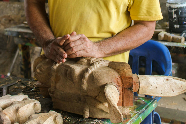 Kandy: All Include Wood Carving Workshop (Local by Tuk Tuk)