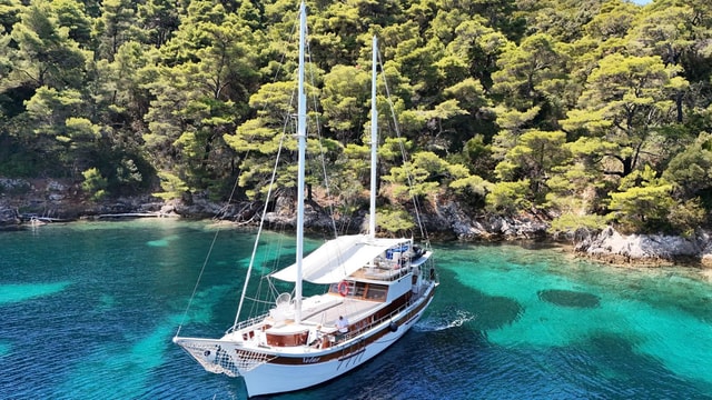 Brac/Hvar/Blue Lagoon - One-day excursion by boat