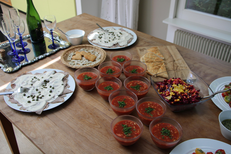 Suiza: Experiencia gastronómica en casa de un lugareñoCena con concierto clásico