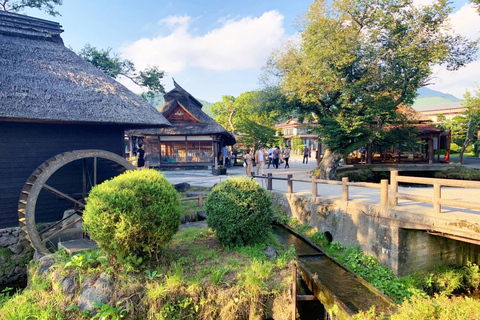 Tokyo : Excursion d'une journée à la 5e station du Mont Fuji, dans la région du Fuji et à Kawaguchiko8:20 Rendez-vous au bureau de poste de Shinjuku