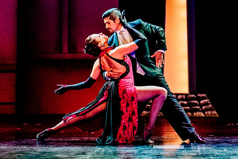 Tango Porteño Executive: Gourmetmiddag + show + transfer