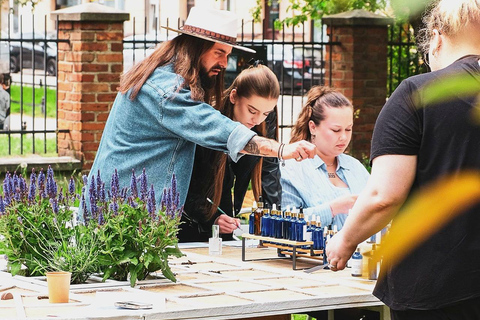 Gdańsk: Perfume Creation Workshop with Profesional Perfumer