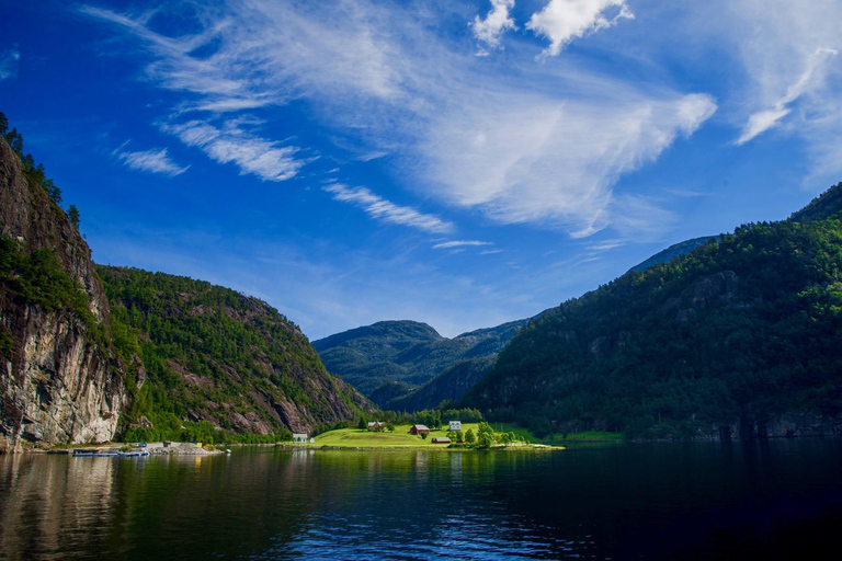Bergen: Mostraumen Fjord Cruise with Live GuideBergen: Mostraumen Fjordcruise with Live Guide