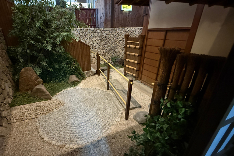 Un'esperienza di lusso che unisce sushi e cerimonia del tè.