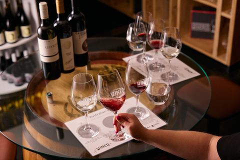 Adelaide: Hosted Tour & Iconic Wine Tasting