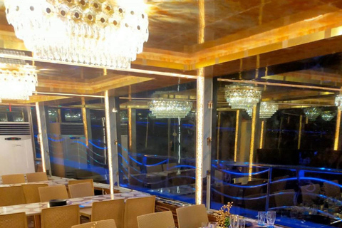 迪拜码头多哈游船：自助晚餐与现场娱乐迪拜码头传统帆船游：自助晚餐与现场娱乐表演