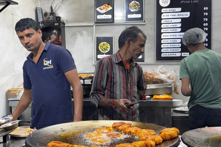 Agra by Night: Private Street Food Tour With Local Markets ( Car with Driver + Tour Guide + Street Food Tasting )