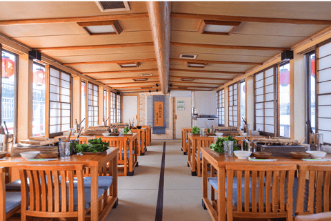 Tokyo: Crociera con cena con Shamisen e spettacolo di danza sulla Torre di Tokyo