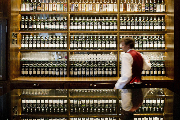 Tour gastronomico di Edimburgo con Eat Walk ToursPranzo nella città vecchia