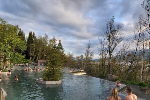 Akureyri : Goðafoss, maison de Noël et visite de la lagune forestière