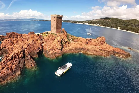Excursion Calanques Éstérel en Bateau Vedette + Baignade