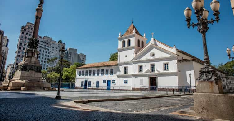 Colagem de mídia