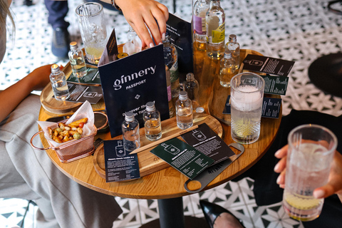 Degustacja ginu w barze Ginnery Gin Bar w Warszawie