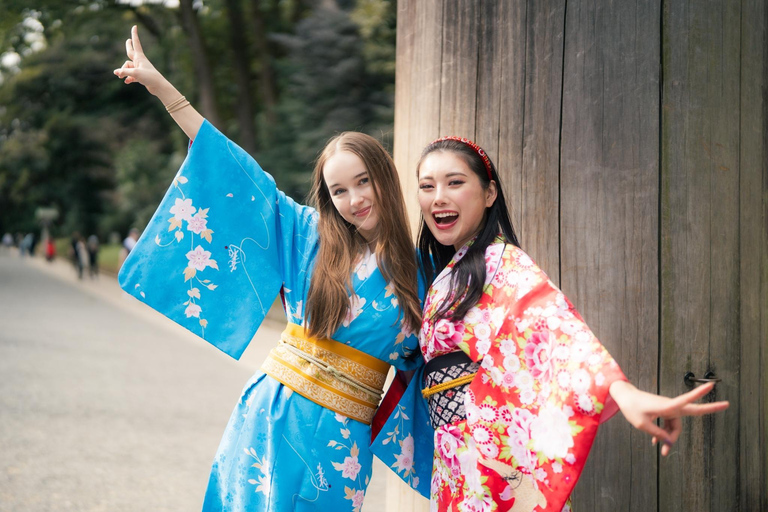 Meiji Shrine tour in KIMONO.