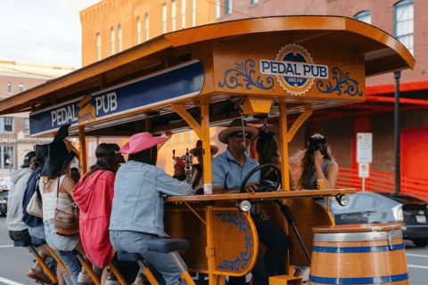 Savannah: Party Pedal Bike Tour with Stops at Local Bars