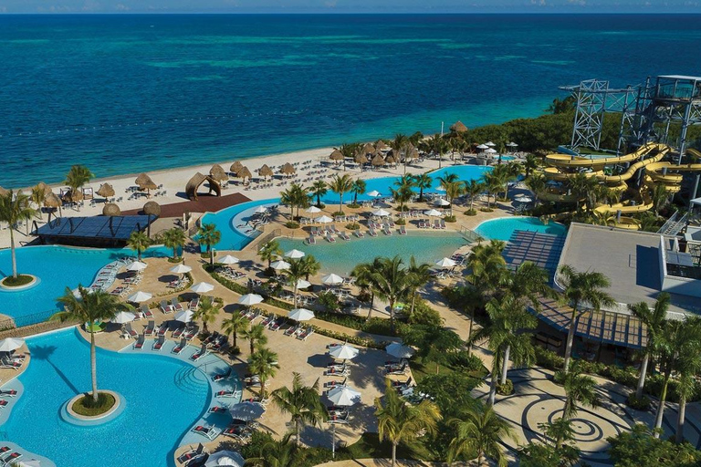 Privater Shuttle vom Dreams Natura Resort zum Flughafen CUN