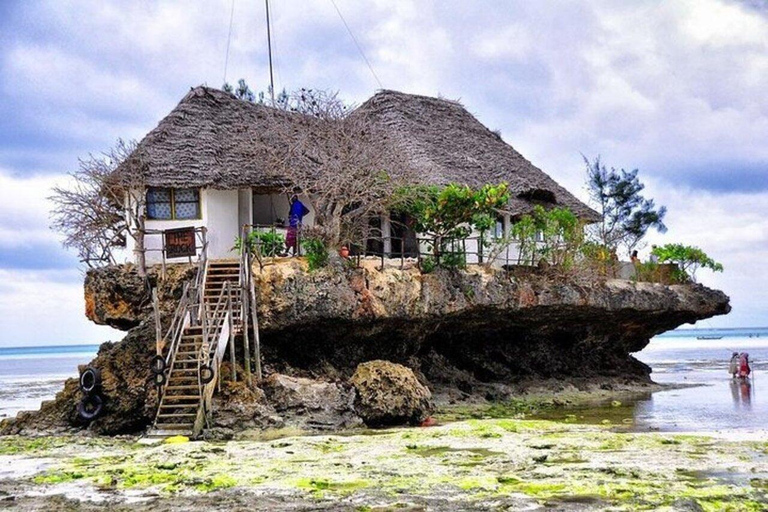 Zanzibar : excursion dans la forêt de Jozani, la grotte de Kuza et le restaurant RockPrise en charge et retour à l'hôtel inclus